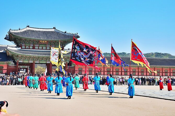 Royal Palace and Traditional Villages Wearing Hanbok Tour - Tour Highlights