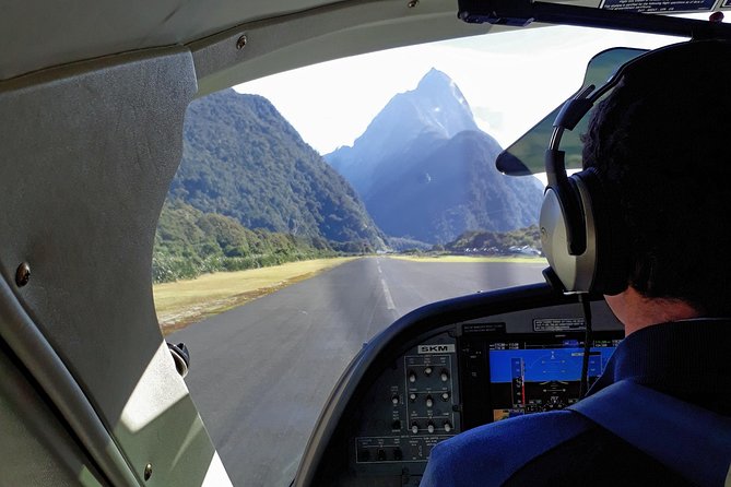 Scenic Flight Transfer to Queenstown From Milford Sound