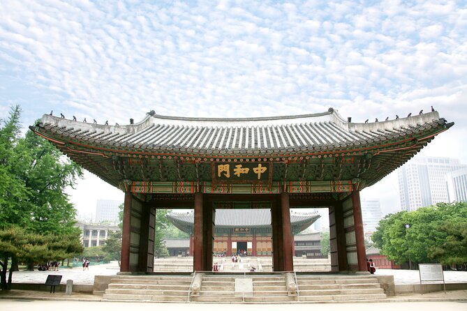 Seoul : Deoksugung Palace Half Day Walking Tour
