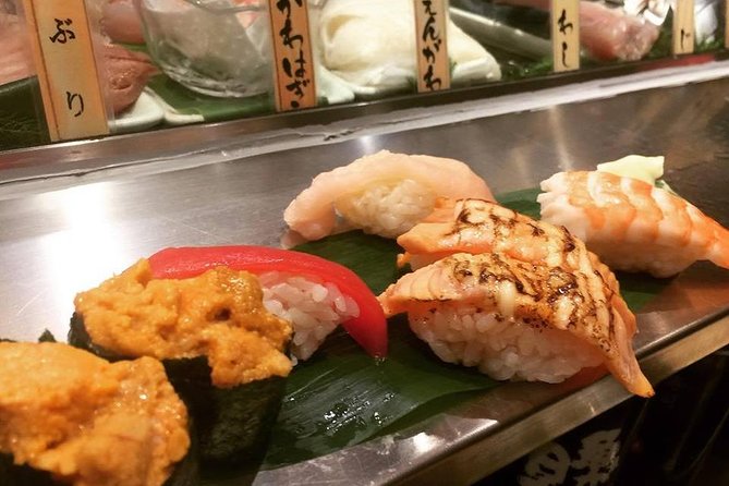Shinjuku Golden Gai Food Tour in Spanish