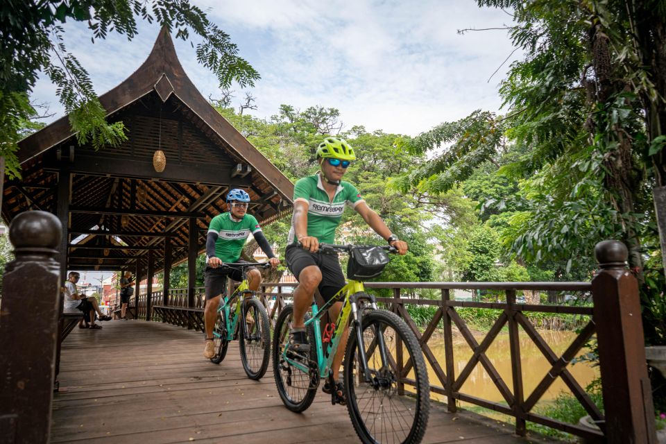 Siem Reap: Morning City Bike Tour With Local Expert