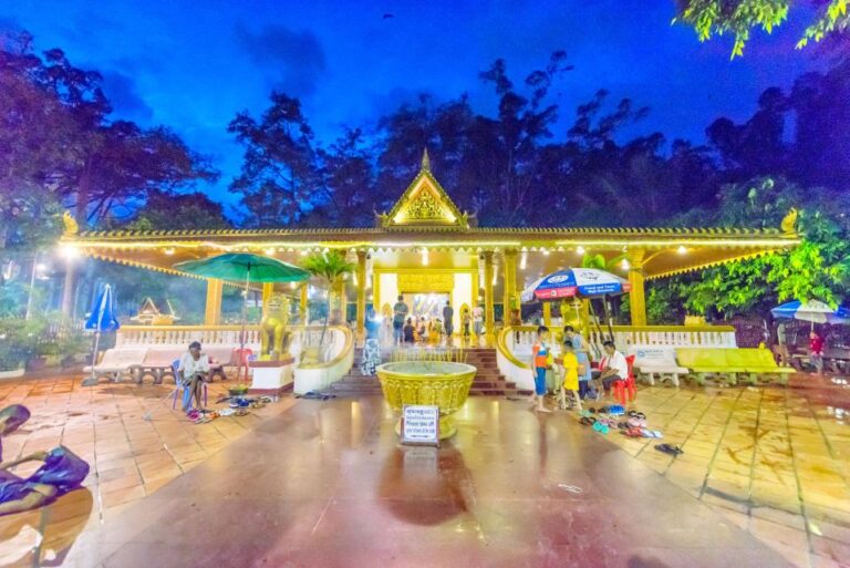 Siem Reap: Preah Ang Chek and Preah Ang Chorm Tuk-Tuk Tour