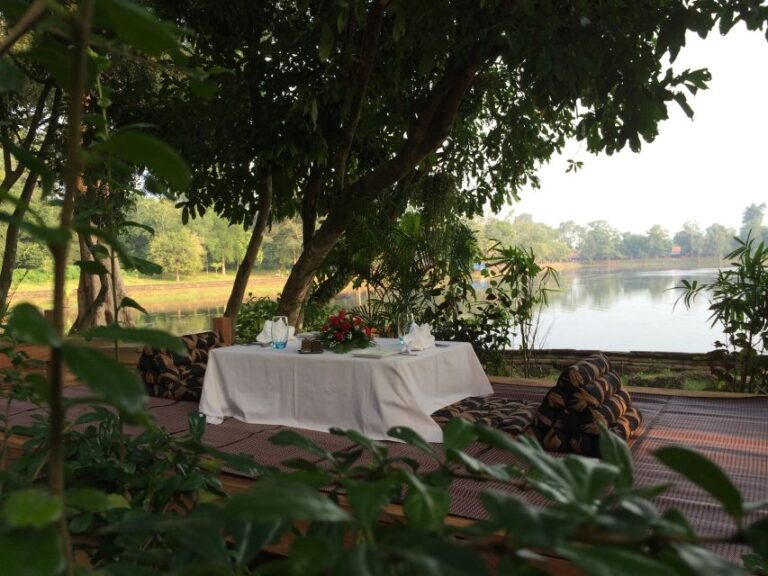 Siem Reap: Sunrise at Angkor Wat and Champagne Breakfast