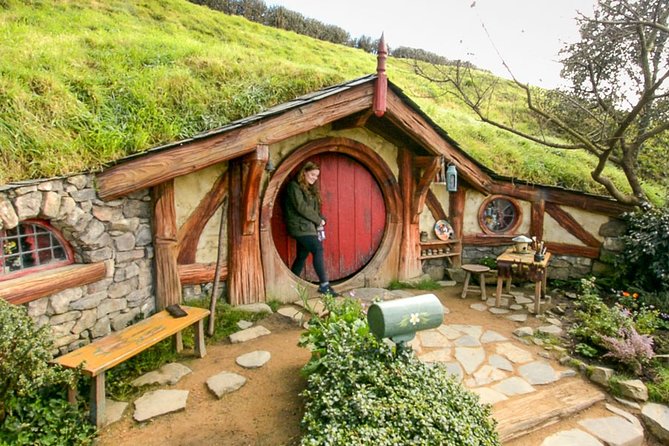 Small-Group Hobbiton Movie Set Tour From Auckland With Lunch - Tour Highlights