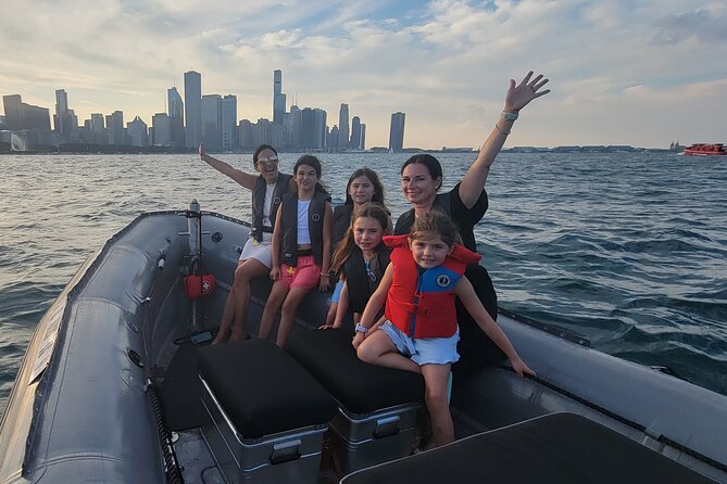 Small-Group Sightseeing Boat Tour in Chicago - Tour Highlights