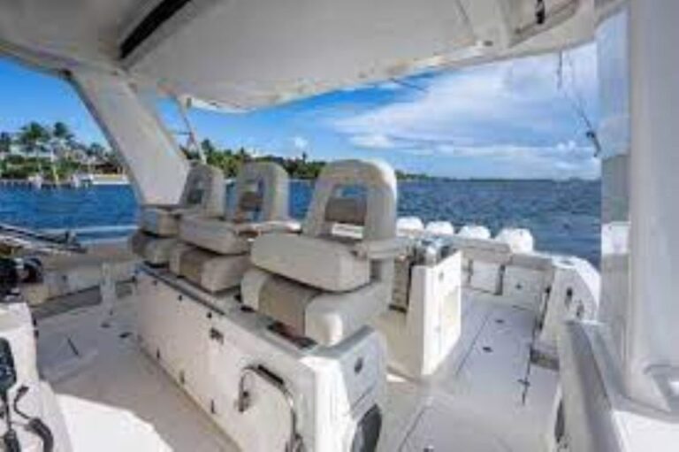 South Maui: Maalaea Guided Motorboat Tour With Snorkeling