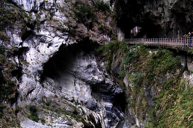 Taroko Delight: Private Car Tour to Spectacular Natural Wonders - Itinerary Overview