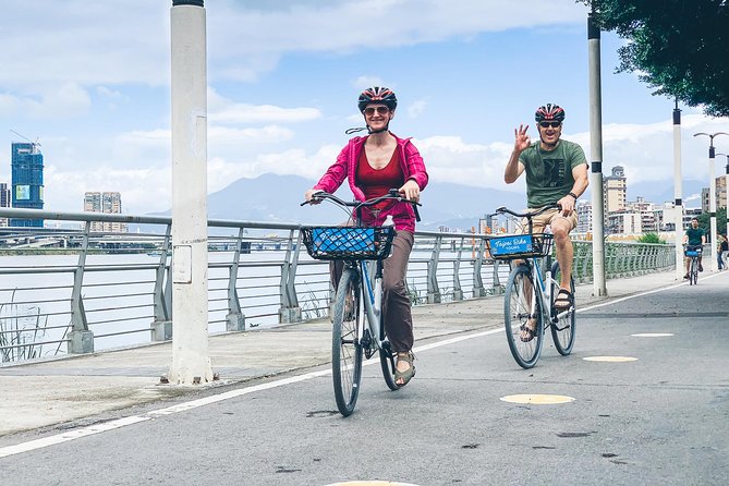 Ultimate 8-Hour Cycling City Tour