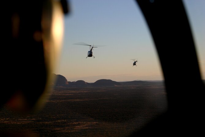 Uluru, Kata Tjuta and Lake Amadeus 55-Minute Helicopter Tour