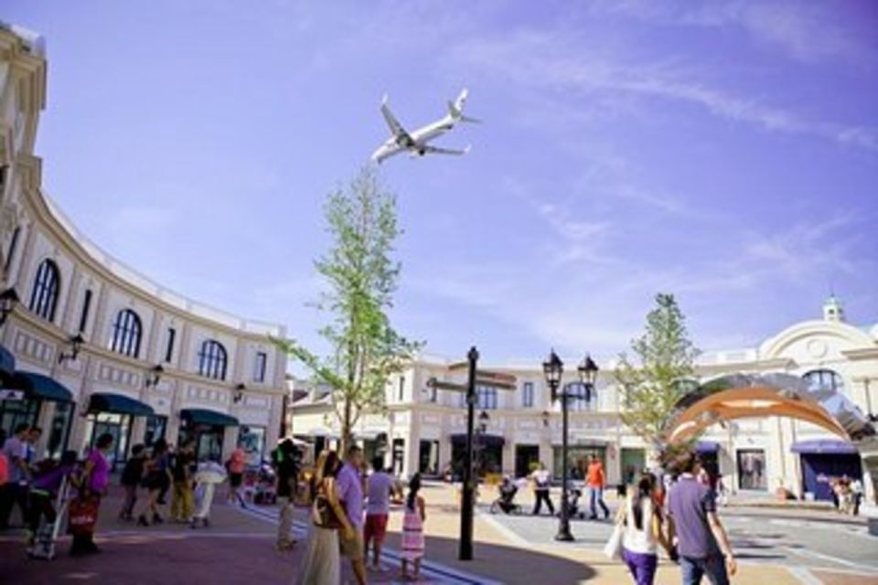 Vancouver Lay Over Shopping - Mc Arthur Glen Designer Mall - Booking Details and Flexibility