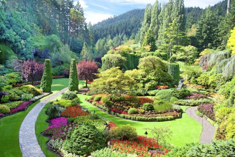 Vancouver: Private Victoria and Butchart Gardens Ferry Tour