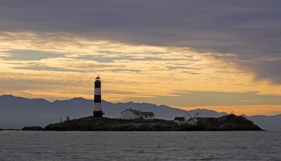 Victoria: Sunset Whale Watching Tour on Semi-Covered Boat - Inclusions