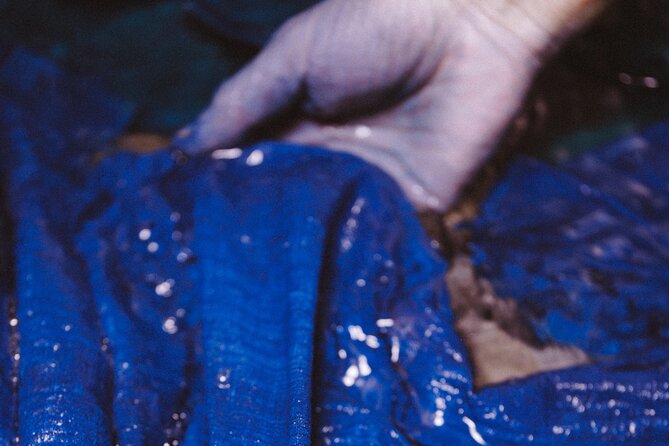 Walk on the Old Tokaido Road and Experience Aizome/Indigo Dyeing