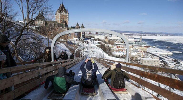 Winter Sport and Fun Tour in Québec City