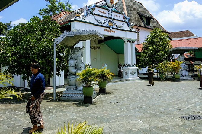 Yogyakarta City Tour and Ijo Temple Sunset