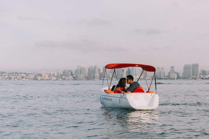 1 Hour Pedal Boat Rental in San Diego: Day or Night Glow Options - Activity Overview