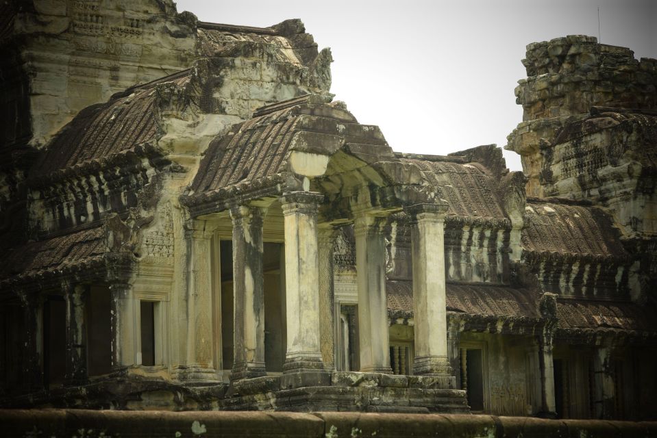 2-Day Tour Angkor Ta Prohm, Tonle Sap Lake, and Banteay Srey - Day 1 Itinerary