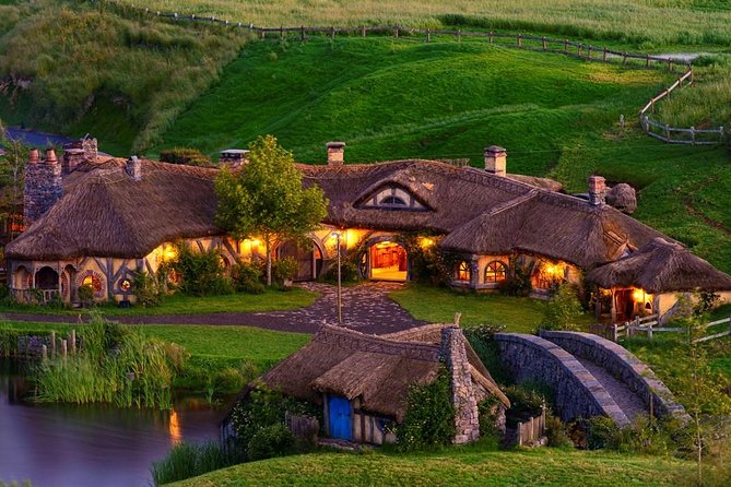 2 Day Waitomo Caves, Hobbiton Movie Set and Rotorua Tour From Auckland - Pricing and Booking Information