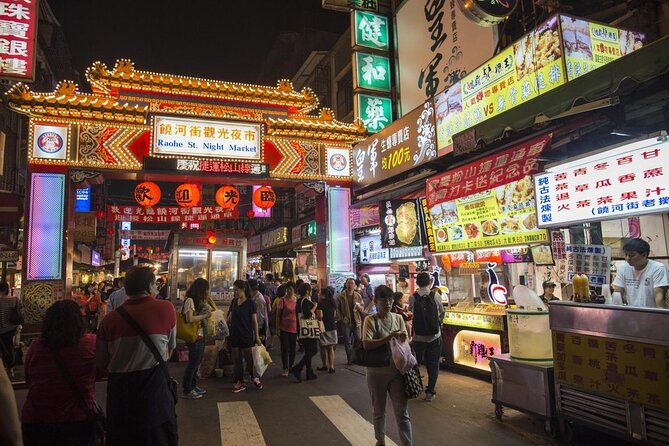 2-Hr Raohe Night Market Walking Private Tour With a Tour Guide - Traveler Information