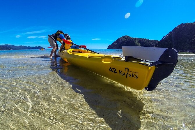 3 Day Unguided Kayaking Starting in the Abel Tasman National Park New Zealand - Day 2: Astrolabe to Bark Bay