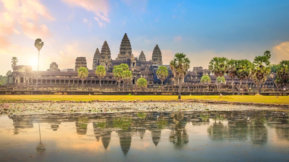 Angkor Wat: Full-Day Sunrise Private Tour With Guide - Tour Experience