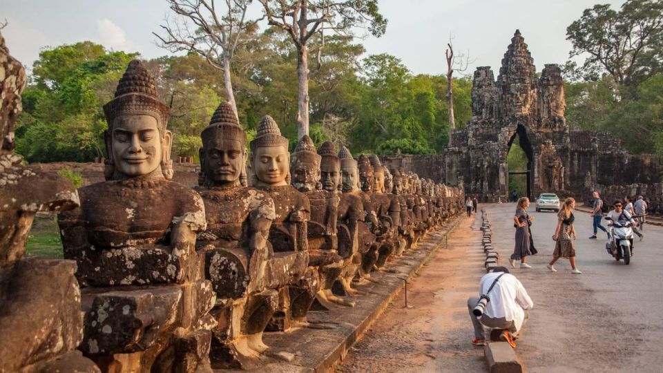 Angkor Wat Small Tour Sunrise With Private Tuk Tuk - Experience Highlights