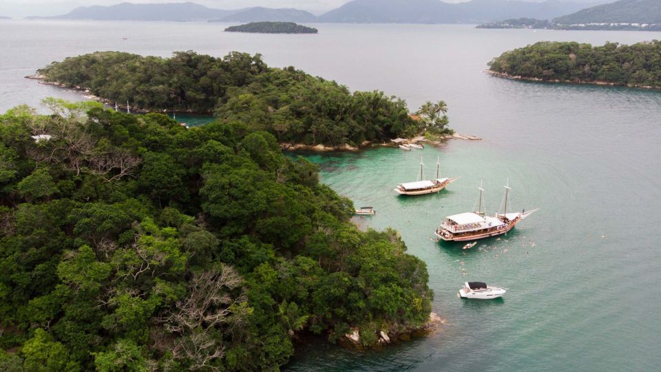 Angra Dos Reis: Boat Tour in Ilha Grande and Lagoa Azul - Experience Highlights