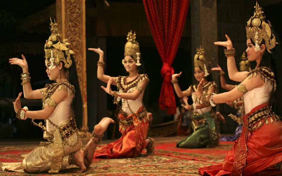Apsara Dance Show With Dinner by Tuk-Tuk Roundtrip Transfer - Experience Itinerary