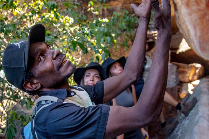Arnhem Land Yingana Injalak Hill Full Day Tour From Darwin - Physical Requirements and Restrictions