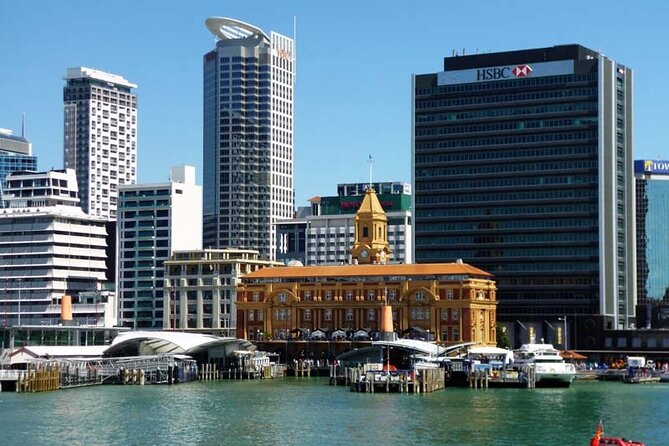 Auckland Airport Transfers: Auckland Airport AKL to Auckland in Luxury Van - Comfortable Travel Amenities Provided