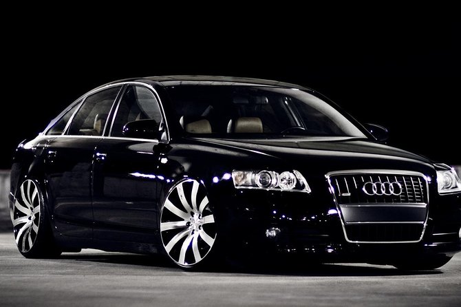 Audi A8 Chauffeur Car Melbourne Airport To CBD - Audi A8 Features and Amenities