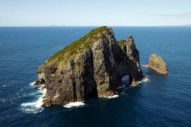 Bay of Islands and Hole in the Rock Scenic Helicopter Tour - Tour Overview and Experience