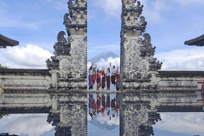 Best of Instagram Tour: Gate of Heaven, Tirta Gangga, Bali Swing - Visiting Tegalalang Rice Terrace & More