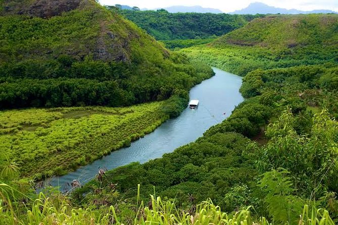 Best of Kauai Tour by Land and River - Guide Experiences
