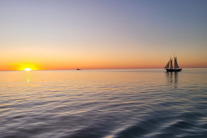 Broome: Cable Beach Sunset Dinner & Entertainment Cruise - Delectable Dinner Menu