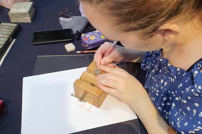 Carving a Korean Stone Seal With a Craftswoman in Insadong - Choosing Your Stone