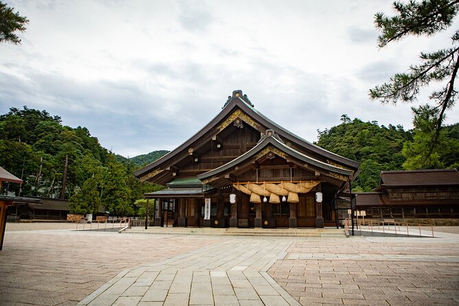 Charter Bus 2 Days Tour "Gods Gather at Izumo Taisha" From Kokura - Hotel Accommodations