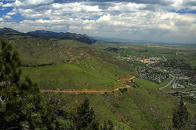 Denver and Foothills Mountain Small-Group Tour - Group Size