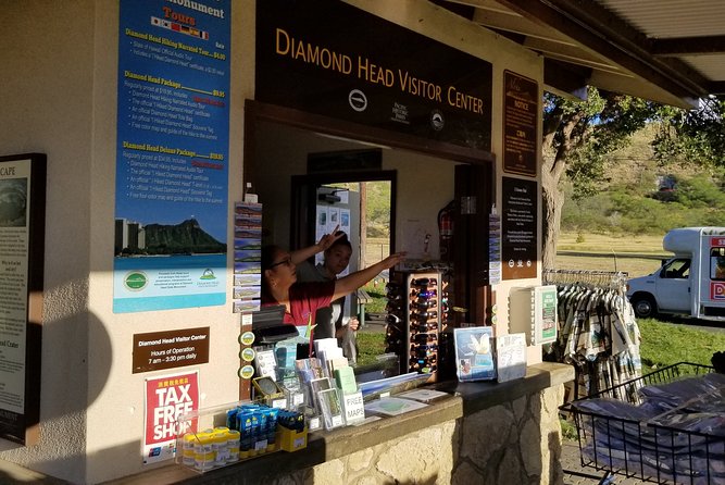 Diamond Head Crater - Exploring Diamond Head Crater