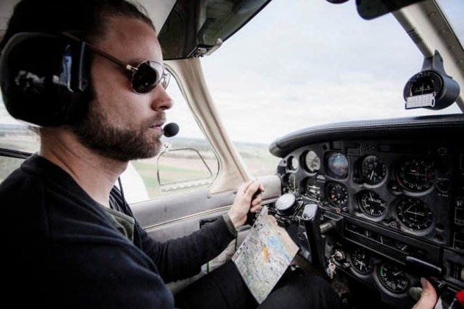 Fly a Plane in New Orleans: No Experience or License Required - Logistics and Requirements