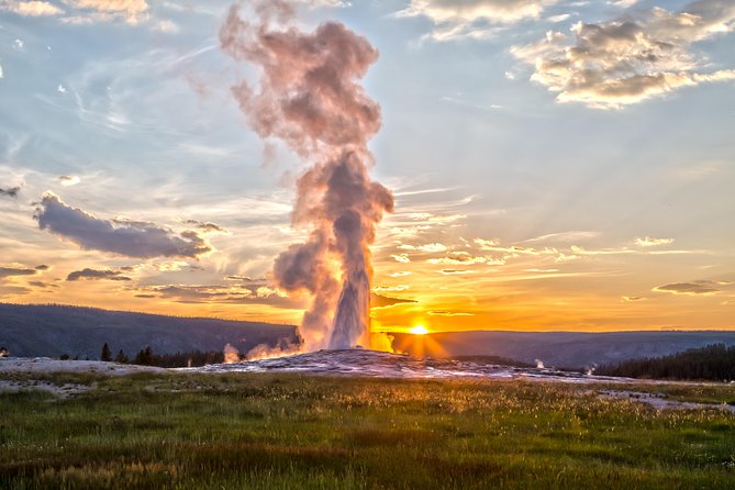 From Jackson Hole: Yellowstone Old Faithful, Waterfalls and Wildlife Day Tour - Itinerary Highlights