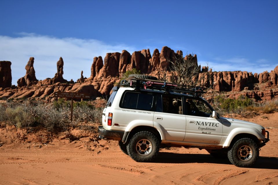 From Moab: Arches National Park 4x4 Drive and Hiking Tour - Booking and Cancellation Policy