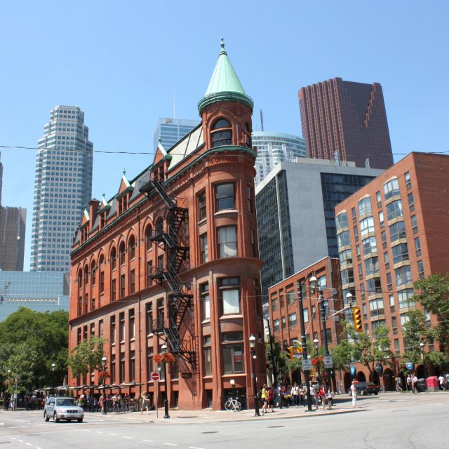 Gray Line Toronto: Scenic 2-Hour City Tour by Bus - Tour Highlights