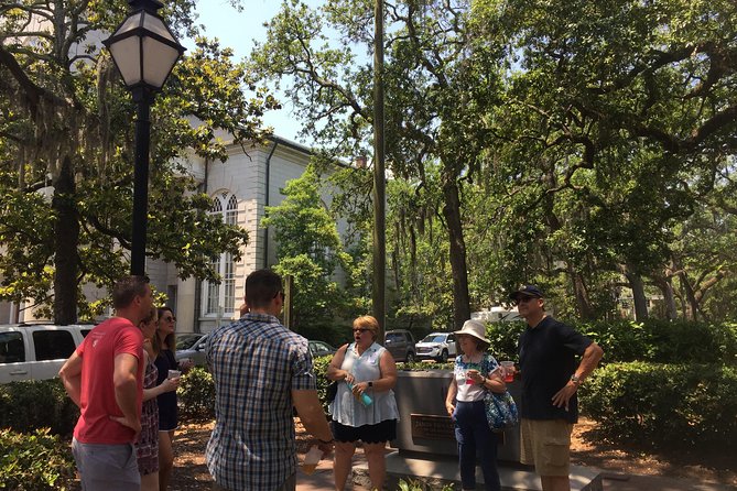 Heart of Savannah History Walking Tour - 2hr - Tour Guides