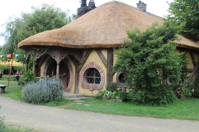 Hobbiton Afternoon Tour in Luxury Minibus From Auckland to Auckland - Booking Details