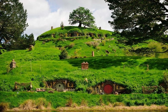 Hobbiton Movie Set and Waitomo Caves Full Day Tour From Auckland - Cancellation Policy Details