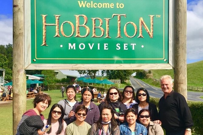 Hobbiton Movie Set and Waitomo Glowworm Caves Guided Day Trip From Auckland - Customer Reviews and Testimonials