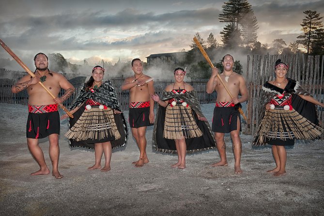 Hobbiton & Rotorua Living Māori Village Private Tour Ex-Auckland - Tour Requirements