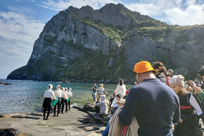 Jeju East Island Bus (Or Taxi )Tour Included Lunch & Entrance Fee - Pickup Logistics and Details