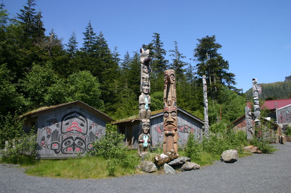 Ketchikan: Potlatch Park, City and Wildlife Private Van Tour - Activity Highlights and Exploration